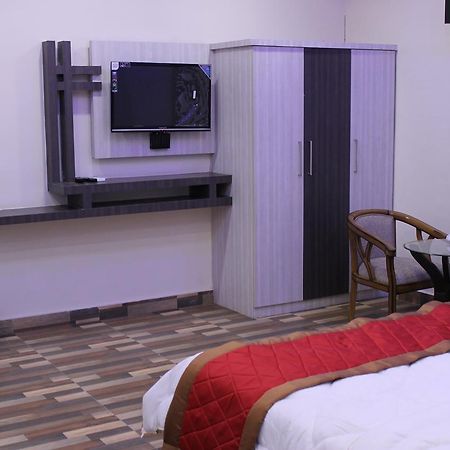 Kitchen Hut Hotel Nepalgunj Kültér fotó